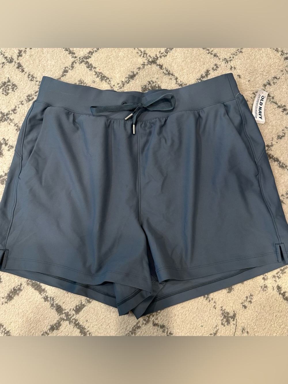 NEW Woman’s Athletic Drawstring Shorts in Navy. Size Medium
